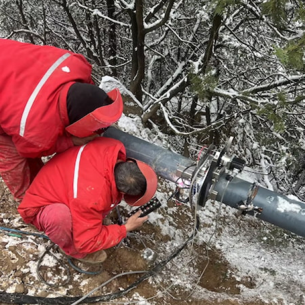 Outdoor chemical pipeline welding